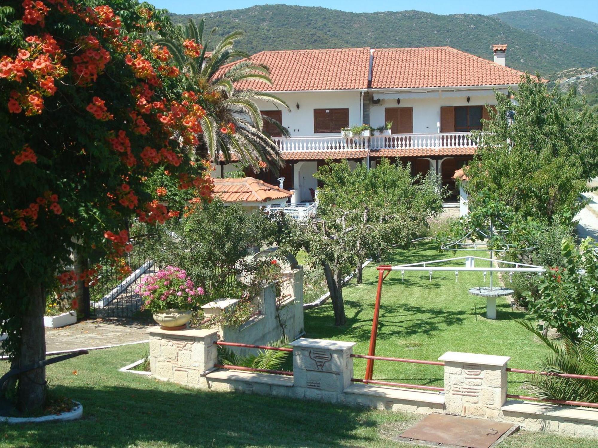 Villa Tonia Apartments Sarti Luaran gambar